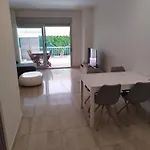 Familiar Con Piscina Y Pádel Appartamento *